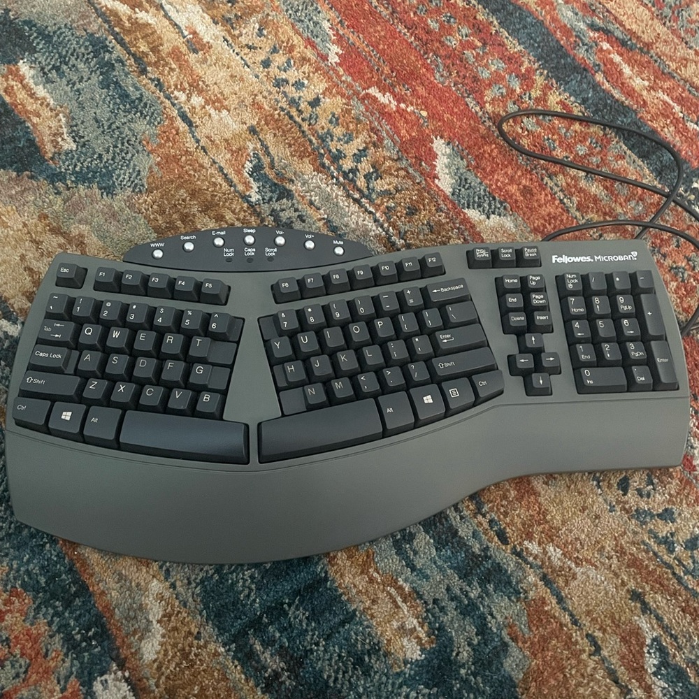 Keyboard great condition - Picture 3 of 4